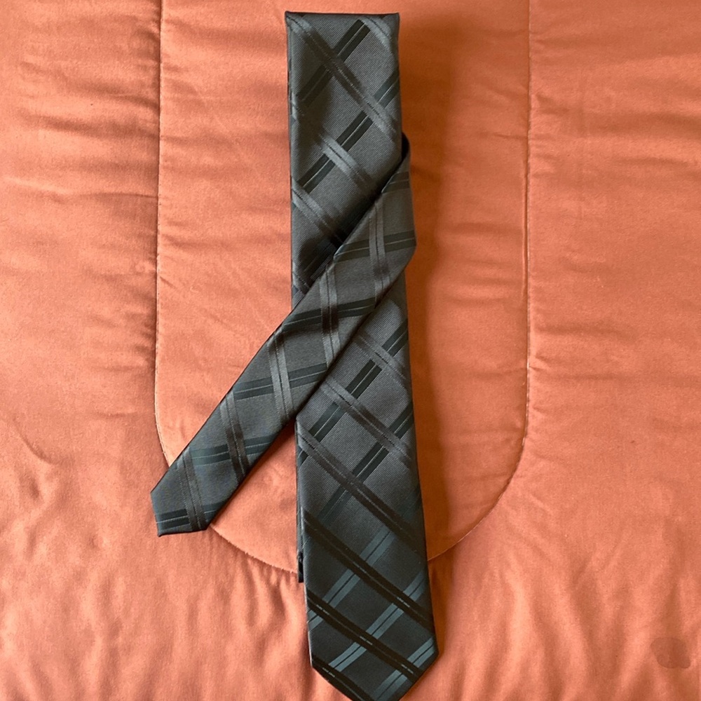 Black unisex tie